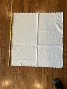 Vintage Baumwolle Tischdecke Tischdecke, bestickt K Monogramm & Rand 35" Quadrat - Bild 1 von 3