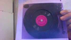 TRACIE YOUNG - I LOVE YOU WHEN YOU SLEEP   -  7"  SINGLE  -   VINYL RECORD  . - Picture 1 of 3