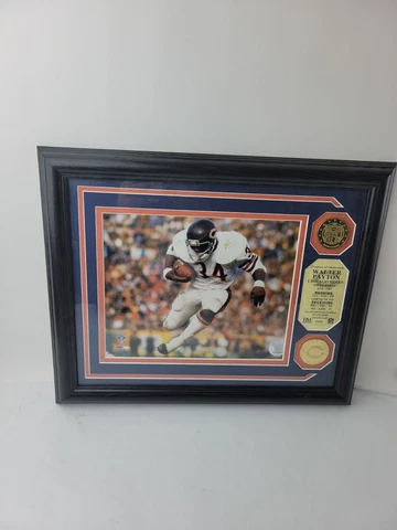 Walter Payton "Sweetness" Highland Mint Chicago Bears Team Pin Coin Wall Plaque Cover