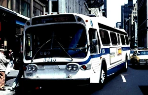 5x7 COLOR PHOTO NYC BUS 1971 BLITZ-REBUILT FISHBOWL #5216 M-5 5 AV-33 ST 4/30/92 - Picture 1 of 1