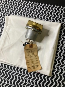 MH Brown pressure regulator 352196 0-30 psi working, 0-100 psi supply - Picture 1 of 7