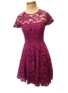 Ted Baker London Kleid Magenta Poly Satin gefüttert Spitze Gr. XS mit integriertem BH - Bild 1 von 6