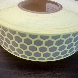 Stoffband zum Aufnähen Leuchtstoff reflektierend Sechskant 50mm - Bild 1 von 5