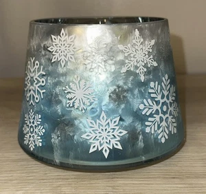 Neu im Karton Yankee Candle FLICKER SNOWFLAKES Glasschirm  - Bild 1 von 2