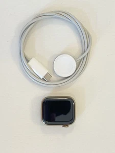 Apple Watch Series 8 41mm (GPS + Cellular) Stainless Steel - BH 86% - Gold - Zdjęcie 1 z 10