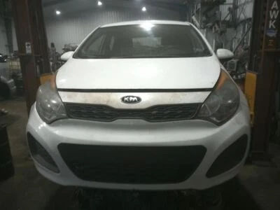 熔断器盒发动机适用于 12-15 RIO 113534 — 第 1/4 张图片