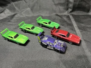 Hot Wheels '69 Dodge Charger Daytona Bundle X5 Green Purple And Red - Picture 1 of 11