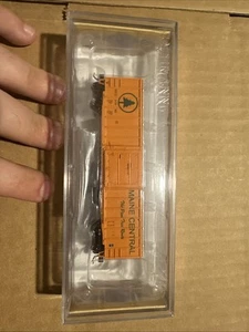 Bachmann N Scale 50’ Sliding Door Box Car Maine Central Road # MEC 31995 - Picture 1 of 2