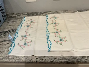 Vintage besticktes blaues Blumen Set Paar Kissenbezüge - Bild 1 von 7