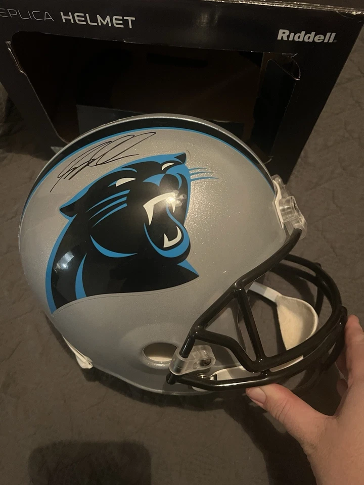 Casco réplica firmado por Greg Olsen Carolina Panthers Foto 1 de 1