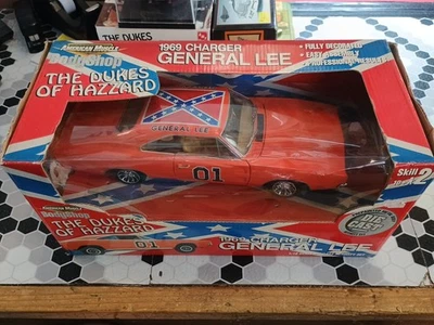 2001,  American Muscle Diecast Body Shop General Lee Dukes of Hazzard, 1:18 - Image 1 of 4
