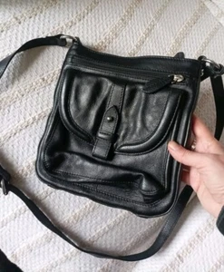 Clarks Black Leather Mid Size Messenger Bag Great Condition - Picture 1 of 21