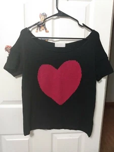Women Medium Sweater Black White Short Sleeved Puff Heart Graphic - Picture 1 of 3