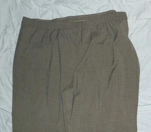 Klassische braune lässige Stretch-Damenhose der Marke Investment Größe 22W/44-50x30 - Bild 1 von 6