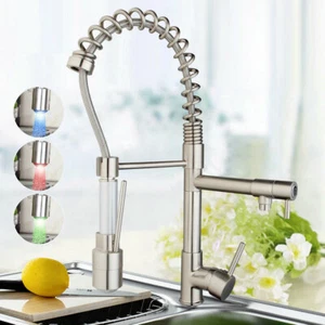 Grifo mezclador de grifo de cocina giratorio y extraíble LED de 3 colores montaje en cubierta de níquel cepillado - Imagen 1 de 10