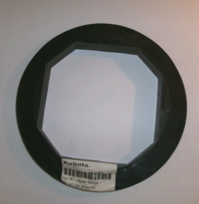 KUBOTA - OEM Rotation Nylon Bushing (Ring) for Snowblowers - OEM#:  70060-03226 - Imagem 1 de 2