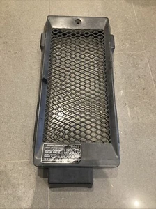 Griglia/protezione/rete radiatore Honda. Non danneggiato - VT 700 C Shadow - circa 84/85 - Foto 1 di 8