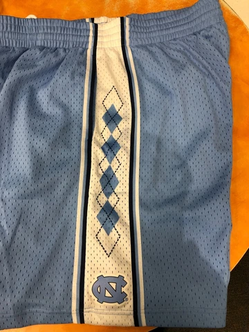 NORTH CAROLINA TARHEELS MENS   BASKETBALL  SHORTS  SKY BLUE  MITCHEL & NESS 2008 Cover
