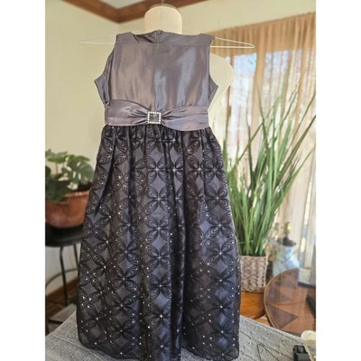Vestido de lantejoulas JANE COPELAND - Meninas - Tamanho 8 - Cinza carvão cetim renda flor - Imagem 1 de 4