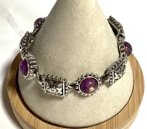 Silver Tone Purple Foiled Beaded Bracelet Magnetic Clasp Size 7 - Picture 1 of 5