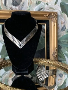 Vintage Silvertone V Shaped Collar Necklace And Bracelet Set - Picture 1 of 3