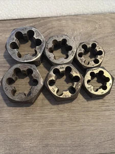 Lote de seis troqueles de rosca de cabeza hexagonal. Grifo y troquel Greenfield, pozo de rosca, de colección - Imagen 1 de 7