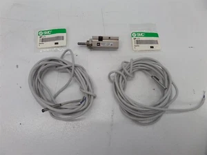 Attuatore pneumatico SMC NCDJPB10-075D - Foto 1 di 10