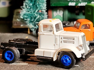 RTR Mini-Metals White Super Power Factory WHITE Tractor Truck,HO-1/87  BUILT CMW - Image 1 of 4