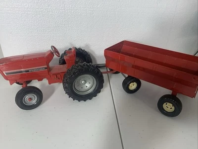 Tractor cosechadora internacional IH diecast 1/16 ERTL 1/16 de colección con cosechadora y vagón Foto 1 de 4