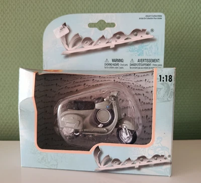 VESPA - Moto GRANTURISMO Gris MAISTO 1/18 - Miniature Boite France - Photo 1/2