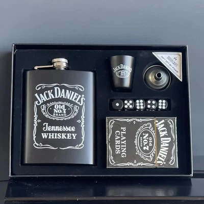 Set of flask, stack, cards, game dice "Jack Daniel's" - Image 1 of 2