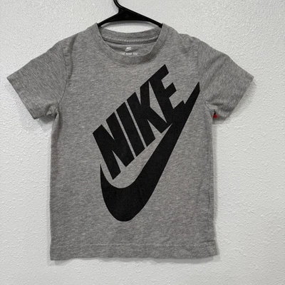 Nike Kids Gray Athletic Cut T-Shirt Tee 5-6 Years - Image 1 of 4