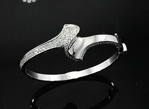 9ct White Gold Hinged Bangle set with C/Z- Gift Boxed - Foto 1 di 1