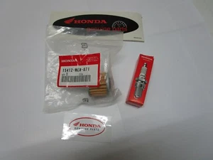 HONDA CRF450 OIL FILTER & SPARK PLUG-GENUINE HONDA PARTS - Picture 1 of 1