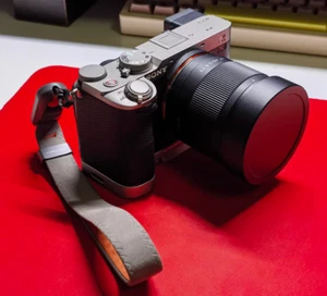 Black Metal Lens Hood For Viltrox 40mm F2.5 56 F1.7 Lens Sony E Mount Lens Hood - Picture 1 of 9