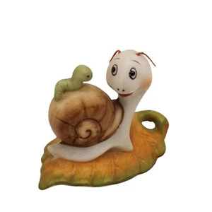 Vintage HOMCO Figurine Snail Anthropomorphic Inch Worm on Leaf Ceramic #8902 2" - Picture 1 of 7
