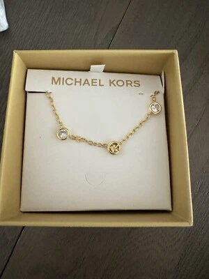 Collar estación Michael Kors tono dorado plata de ley  Foto 1 de 4