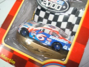 NASCAR Sammlerstücke - Ornamente: #6 NASCAR 2000, #20 NASCAR 2003 & Ballornament - Bild 1 von 6