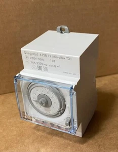 LEGRAND 4128 12 MULTIFUNCTION TIMER TIMING 24H VOLTAGE 220VAC 16A - Picture 1 of 5