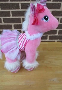 Build A Bear Caramelo Unicornio Peluche 12" Rosa 2018-Vestido Rosa Rayas-Lazo - Imagen 1 de 8