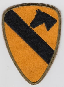 Vintage WW2 era Us Army 1st Cavalry Division Patch Insignia Cut Edge Snow Back - Picture 1 of 2