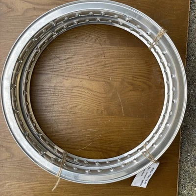 CERCHIO AKRONT MORAD 1.85 19 40 FORI S/01 DOT ALLUMINIO GILERA SATURNO 500 PIUMA - Immagine 1 di 4