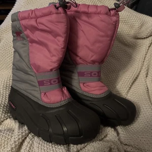 Sorel Cub Winter Schneestiefel Jugend Größe 4 wasserdicht isoliert rosa grau - Bild 1 von 10
