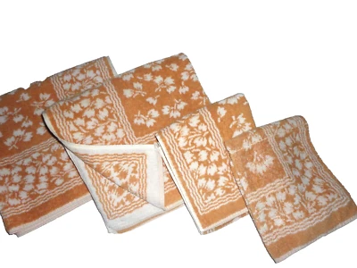 JUEGO DE TOALLAS VINTAGE CANNON FAMILIA REAL OSCAR DE LA RENTA OTOÑO ORO FLORAL (4P) Foto 1 de 4