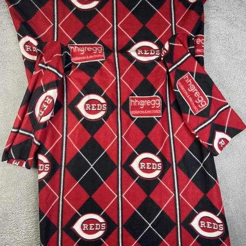 Cincinnati Reds Wearable Fleece Throw Blanket w/ Sleeves Snuggie MLB Cover