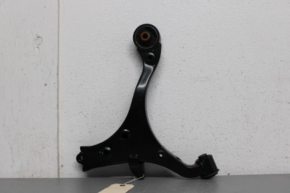 2001 2005 HONDA CIVIC 7.1L FRONT LOWER CONTROL ARM - Image 1 of 4