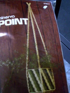 NEW 1976 Columbia-Minerva Needlepoint Plant Hanger Green 5 1/4"x 6"x5 1/4" - Picture 1 of 3