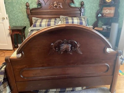Antique 1860s Victorian Carved Wooden Full Size Bedframe with Pinecone Finials   - Image 1 of 4