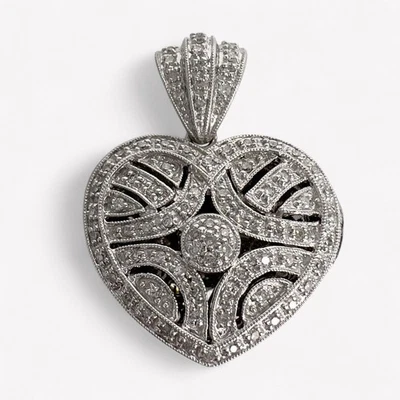 Pingente medalhão coração ouro branco 14k pavê diamante 0,50 ctw H I1 8,65 g - Imagem 1 de 4