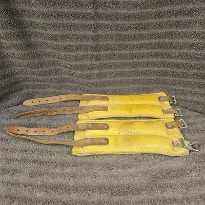 2 pesas vintage de tobillo/muñeca 2 lb 8 oz cada una, correas de cuero con hebillas, sin marca Foto 1 de 4